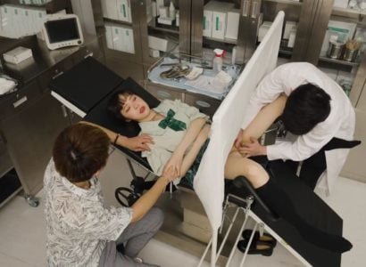 У минеральной весенней воды есть красивые люди, которые балуют
